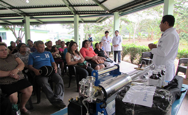 Dr. Quijano conducting an educational session on Zika prevention through mosquito control.