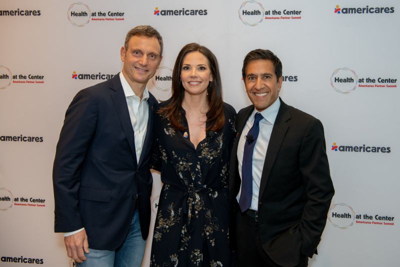 Sanjay Gupta w Erica Hill and Tony Goldwyn