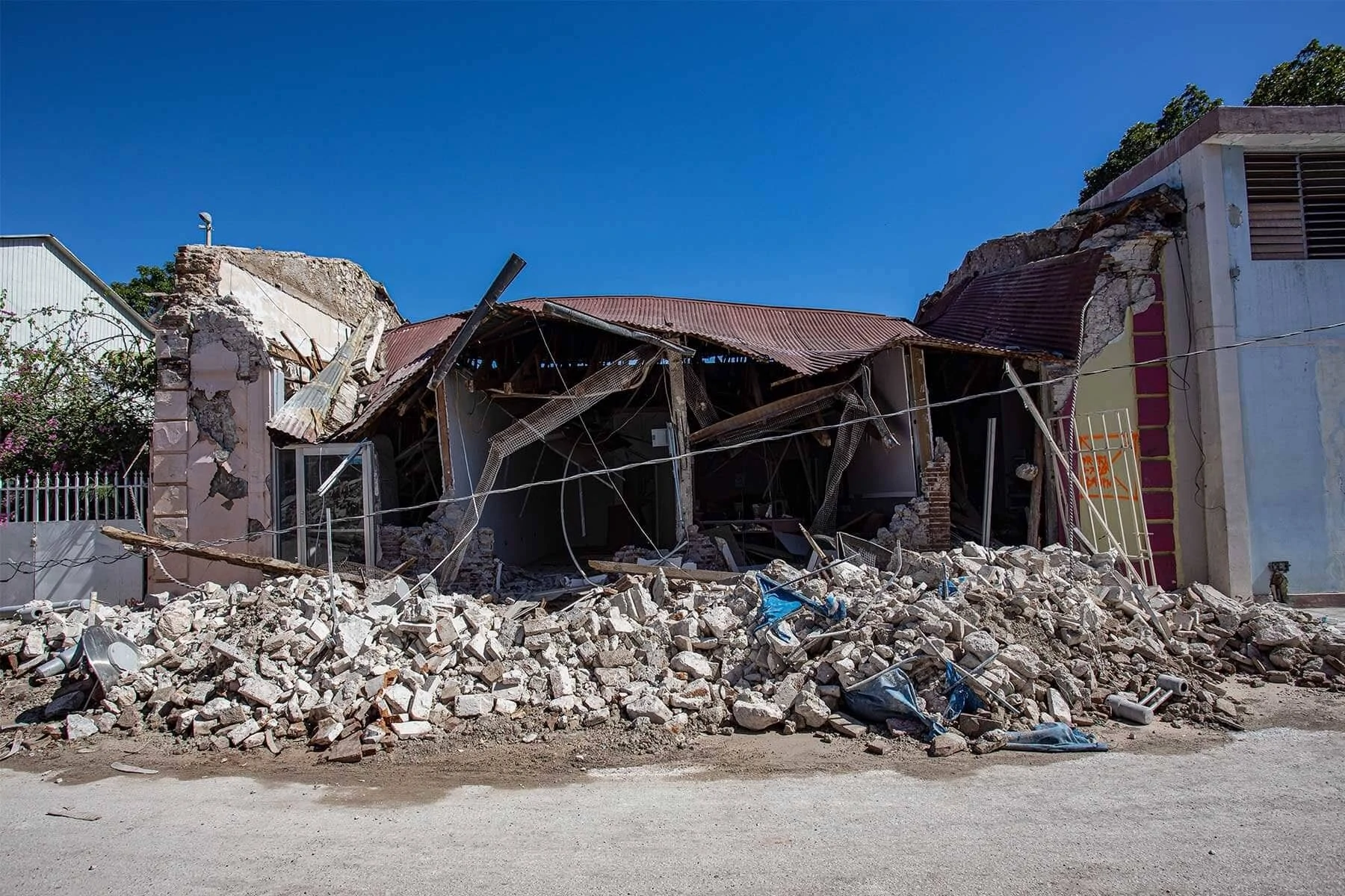 Earthquake damage in Guánica, Puerto Rico, where Americares has deployed a team of mental health experts to assist displaced families. Photo by Alejandro Granadillo/Americares. 