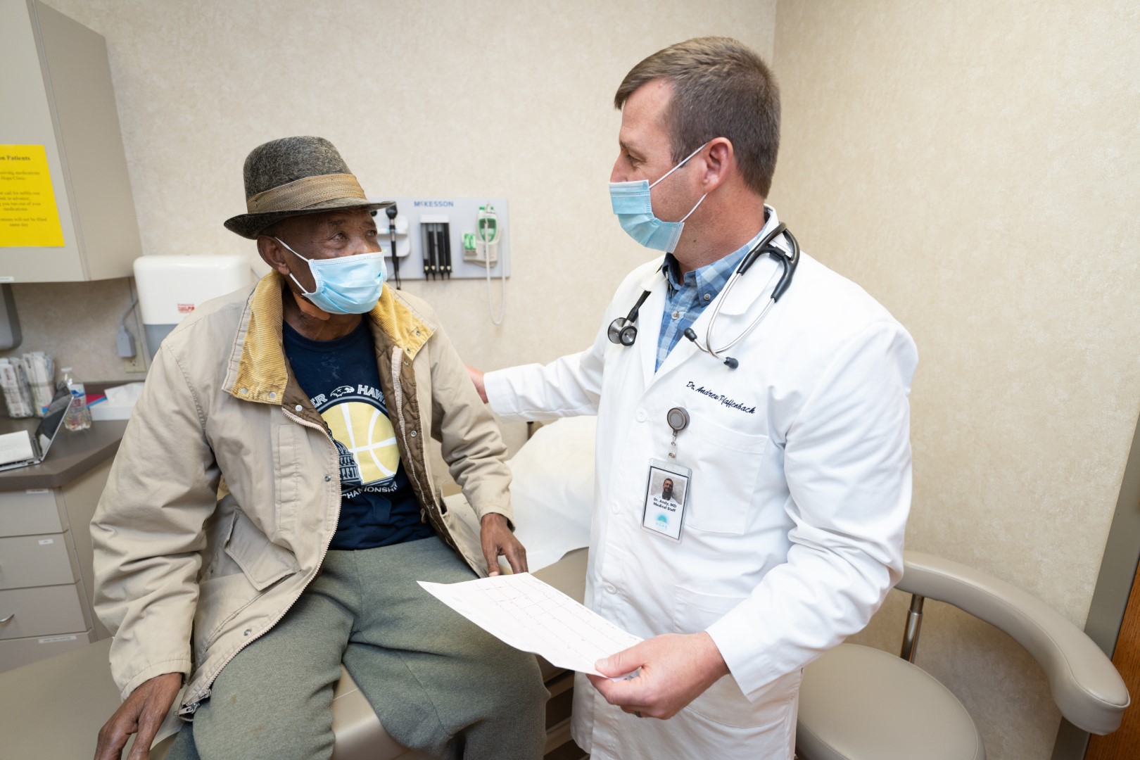 A patient receives care at Hope Clinic and Care Center in Menasha, Wis., one of more than 40 free clinics nationwide participating in the health equity project supported by BD. Photo by Jeff Kennel/Americares.